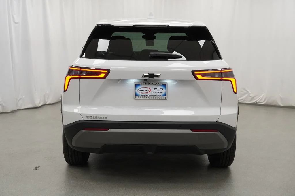 New 2027 Summit White Chevrolet LT image 33