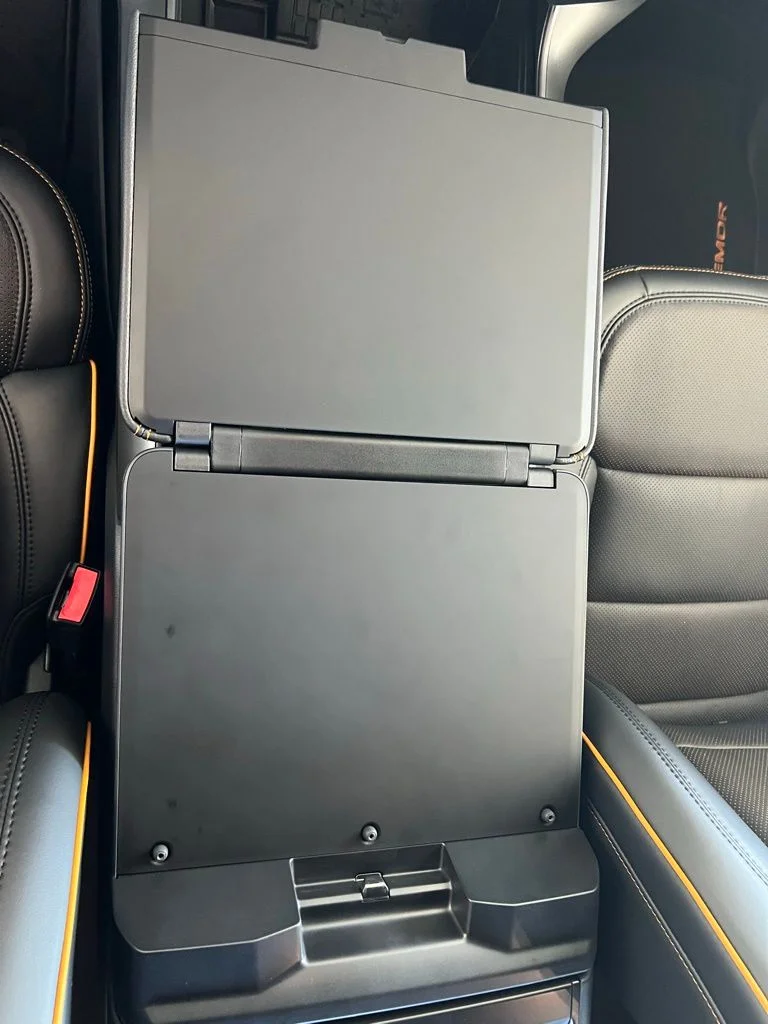 New 2025 Carbonized Gray Metallic Ford Tremor® image 16