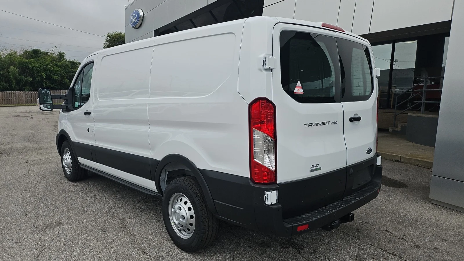 New 2025 Oxford White Ford LR CARGO AWD image 4