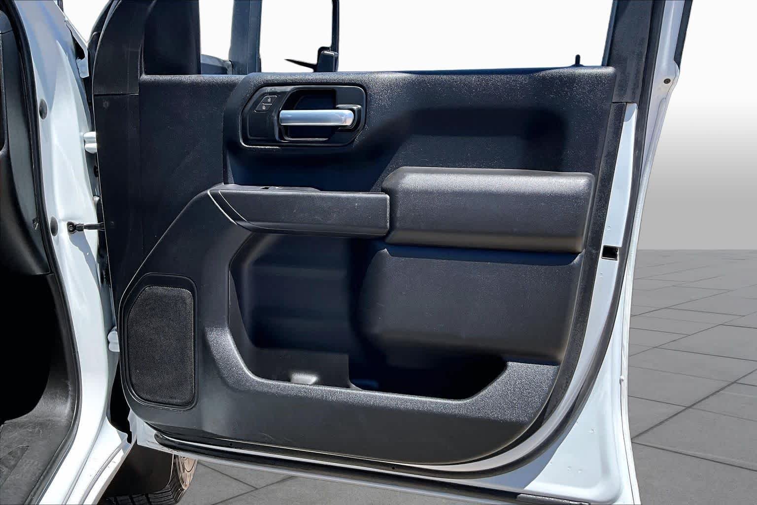 Used 2021 Summit White Chevrolet Custom image 22