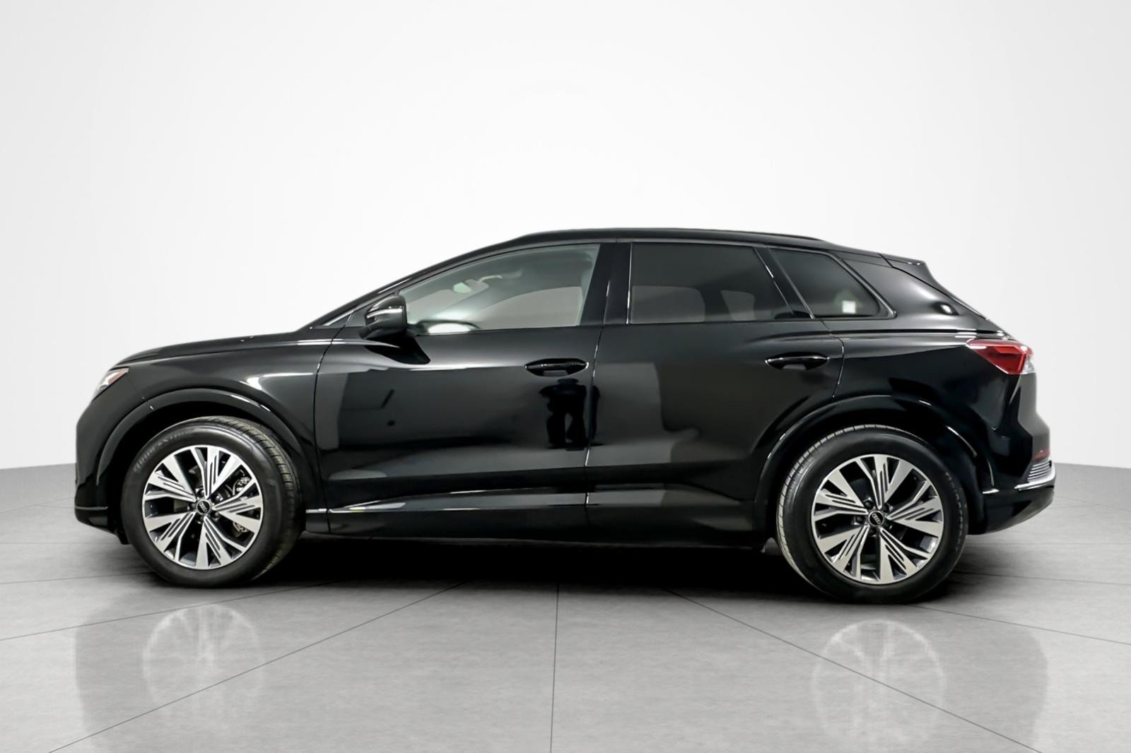 Used 2025 Mythos Black Metallic Audi Premium 45 RWD image 2