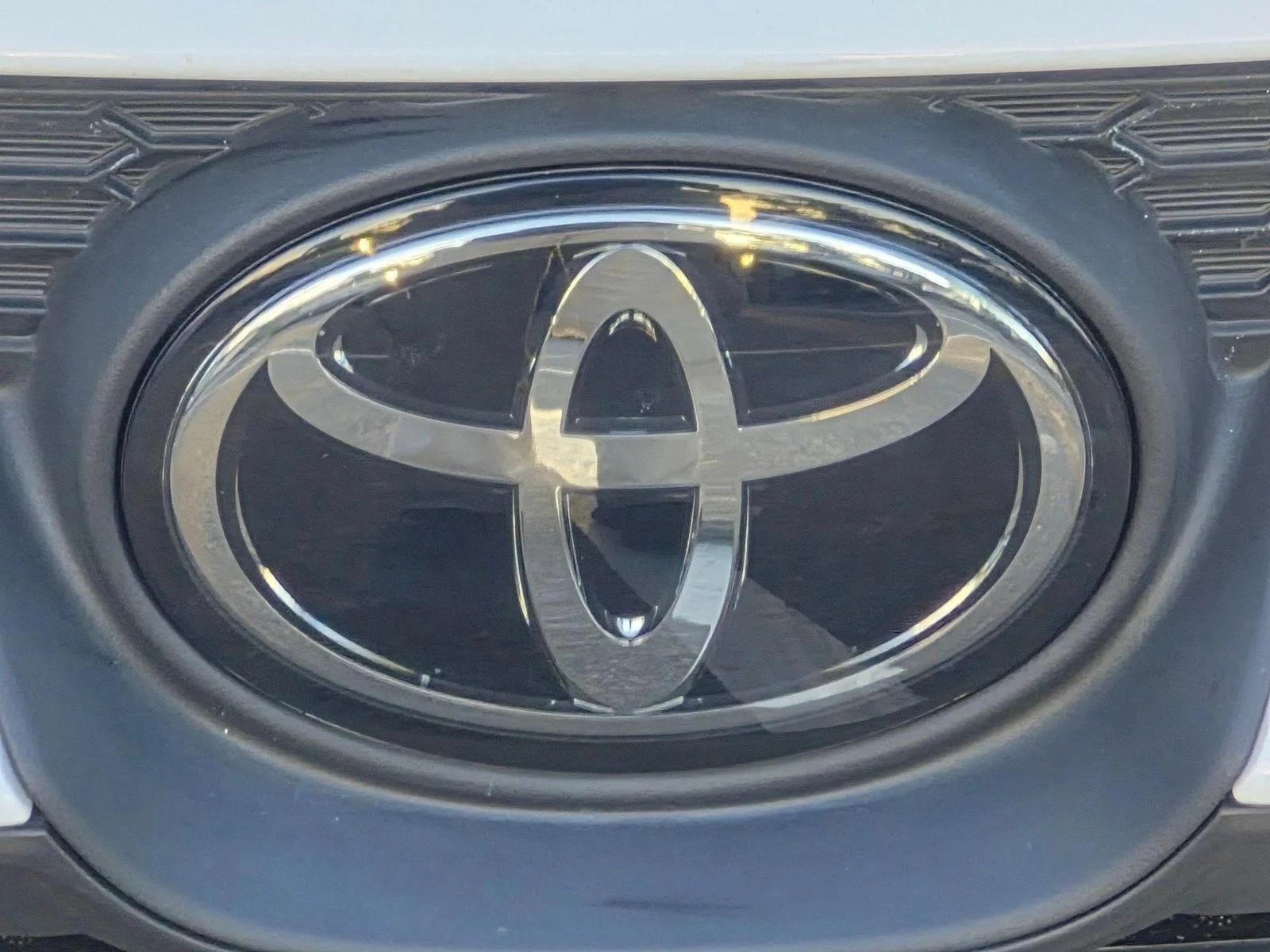 Used 2024 Ice Cap Toyota LE image 15