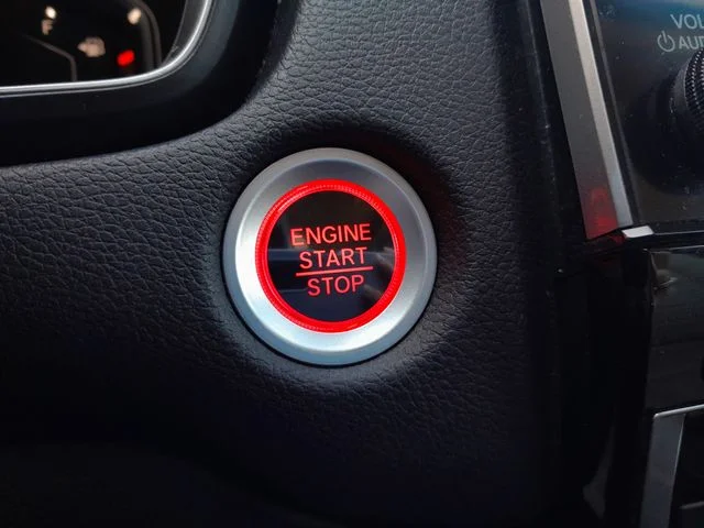 Used 2018  Honda Touring image 19