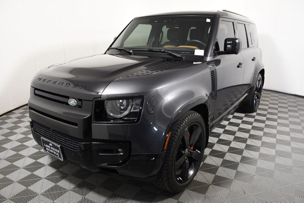 Used 2024 Santorini Black Metallic Land Rover X image 1