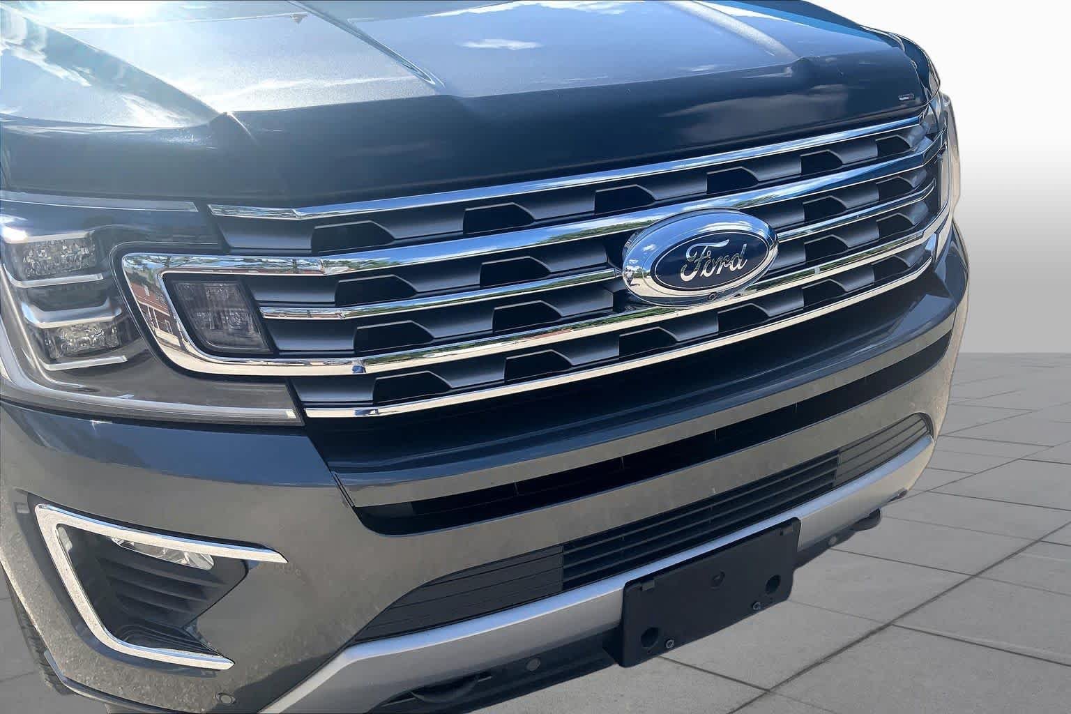 Used 2020 Magnetic Metallic Ford Limited image 30