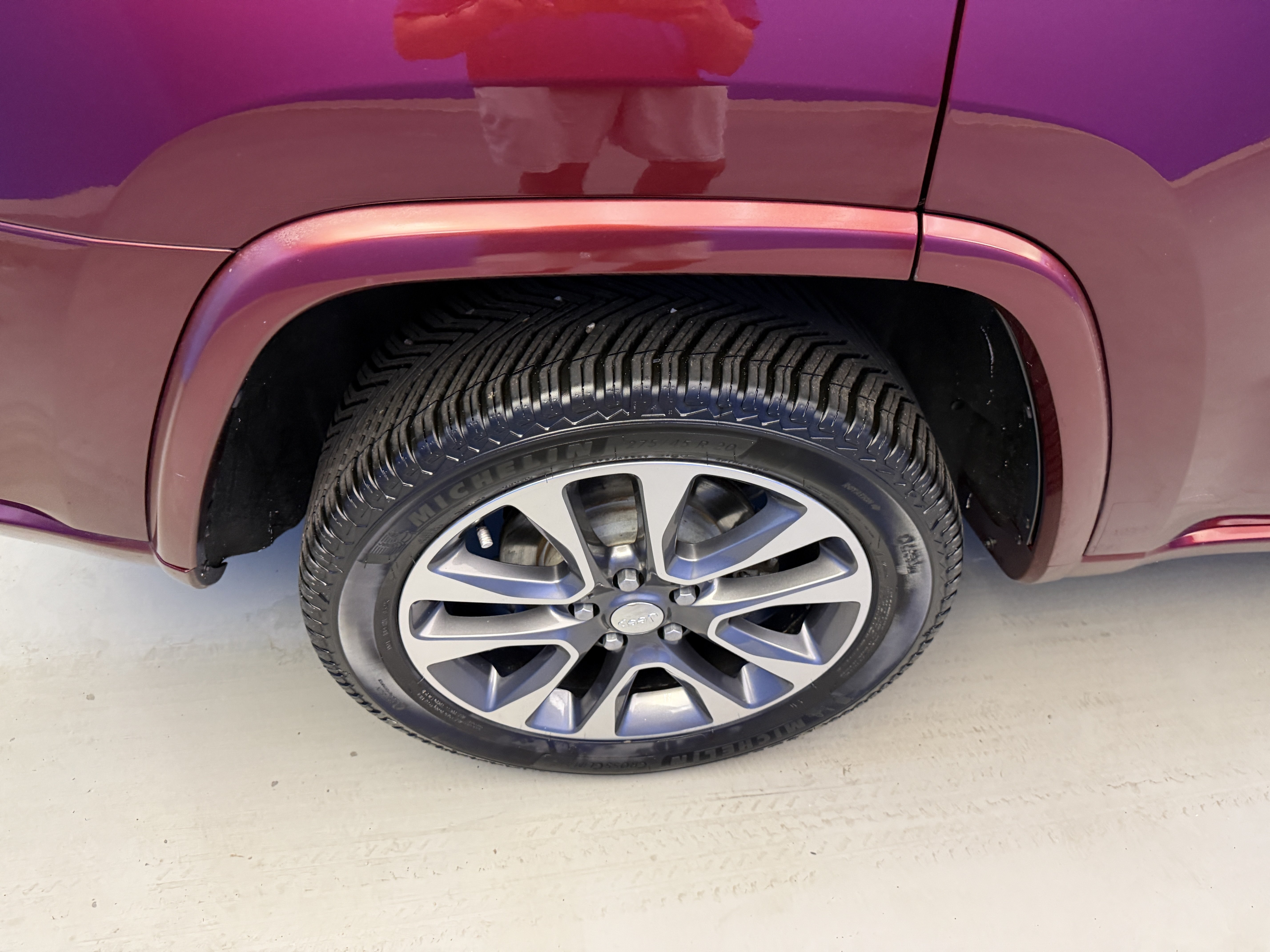 Used 2017 Velvet Red Pearlcoat Jeep Overland image 8
