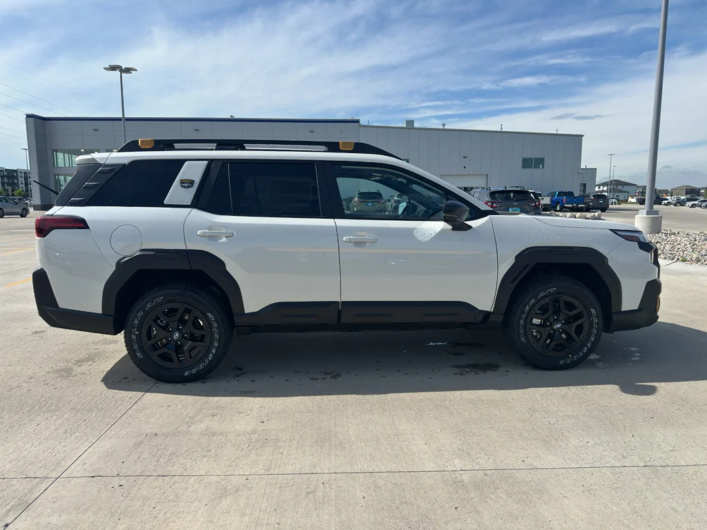 New 2026 CRYSTAL WHITE PEARL Subaru Wilderness image 4