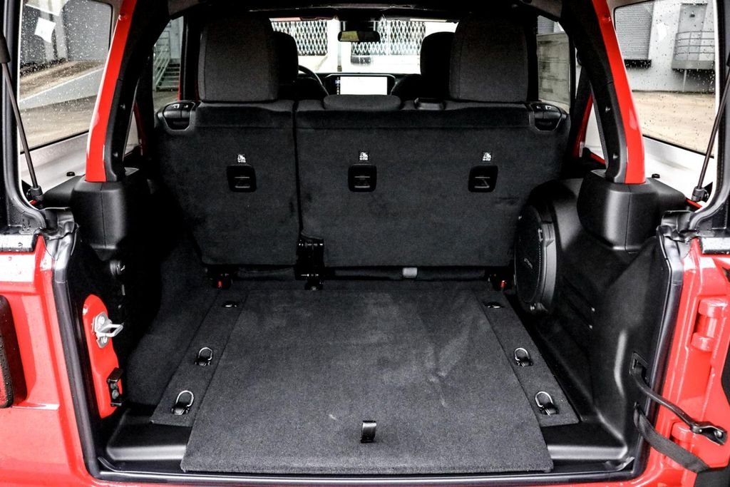 2025 Jeep Wrangler 4-Door Willys - Photo 24