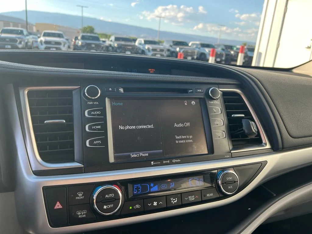 Used 2016 Blizzard Pearl Toyota LE Plus V6 image 19