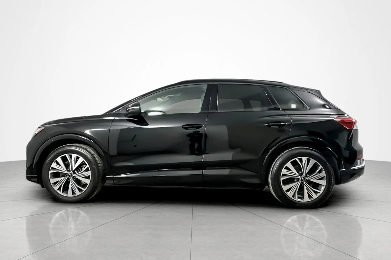 Used 2025 Mythos Black Metallic Audi Premium 45 RWD image 2