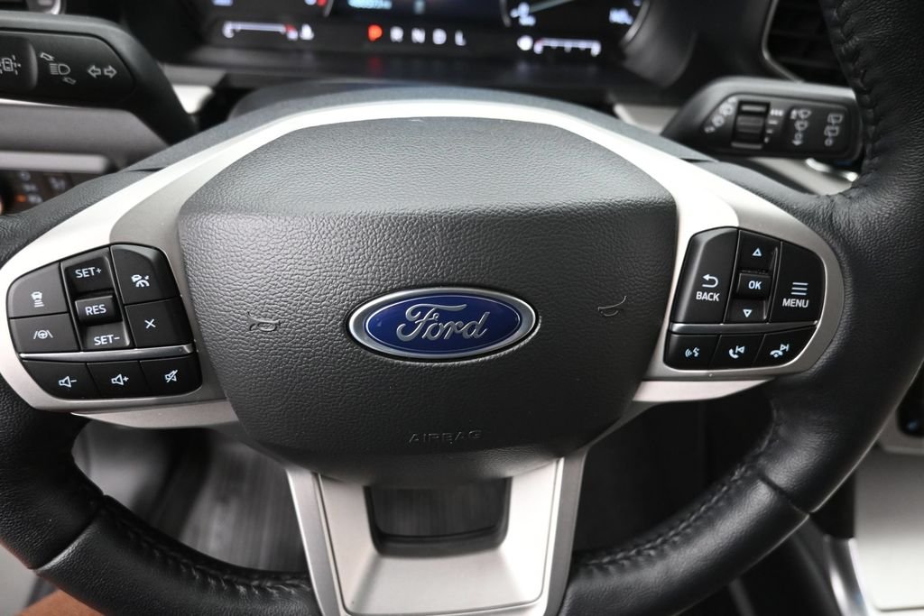 Used 2023 Gray Ford XLT image 19