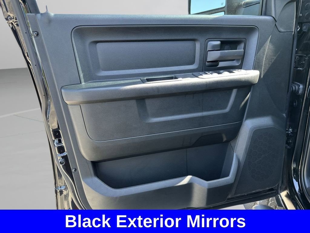 New 2026 Diamond Black Crystal Pearl-Coat Exterior Paint RAM Tradesman image 20
