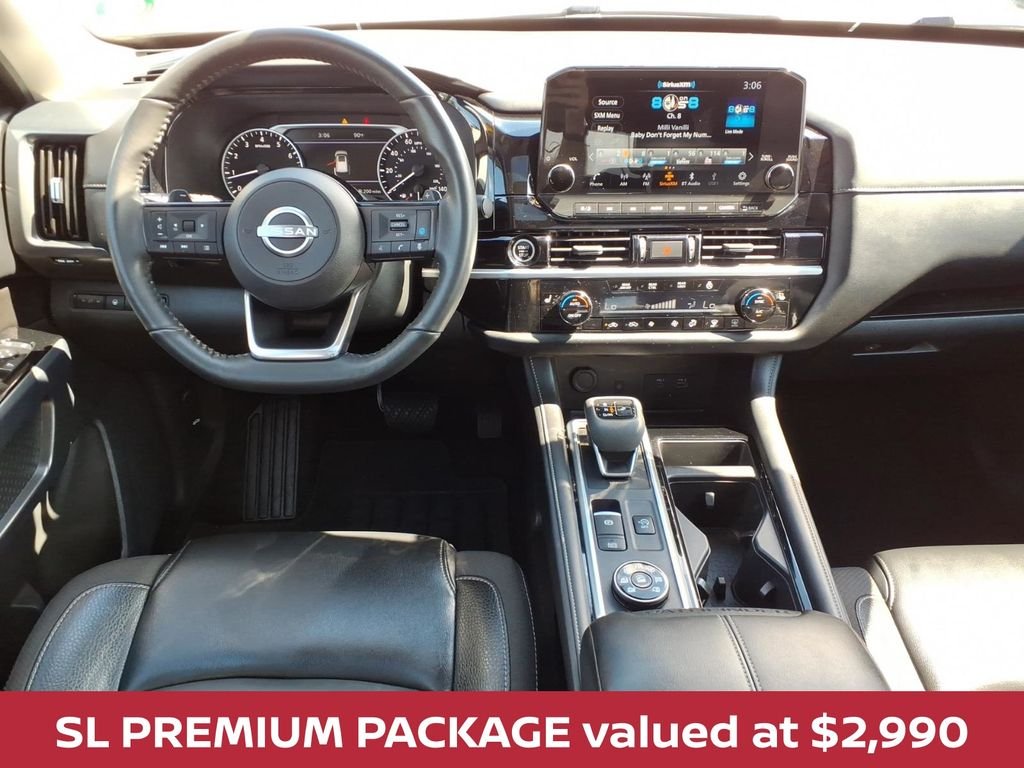 Used 2023 Pearl White Nissan SL v6 premium image 2