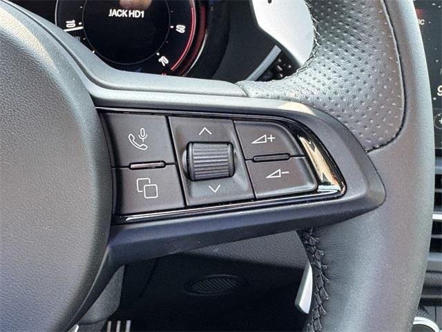 New 2025 Vulcano Black Metallic Exterior Paint Alfa Romeo  image 19