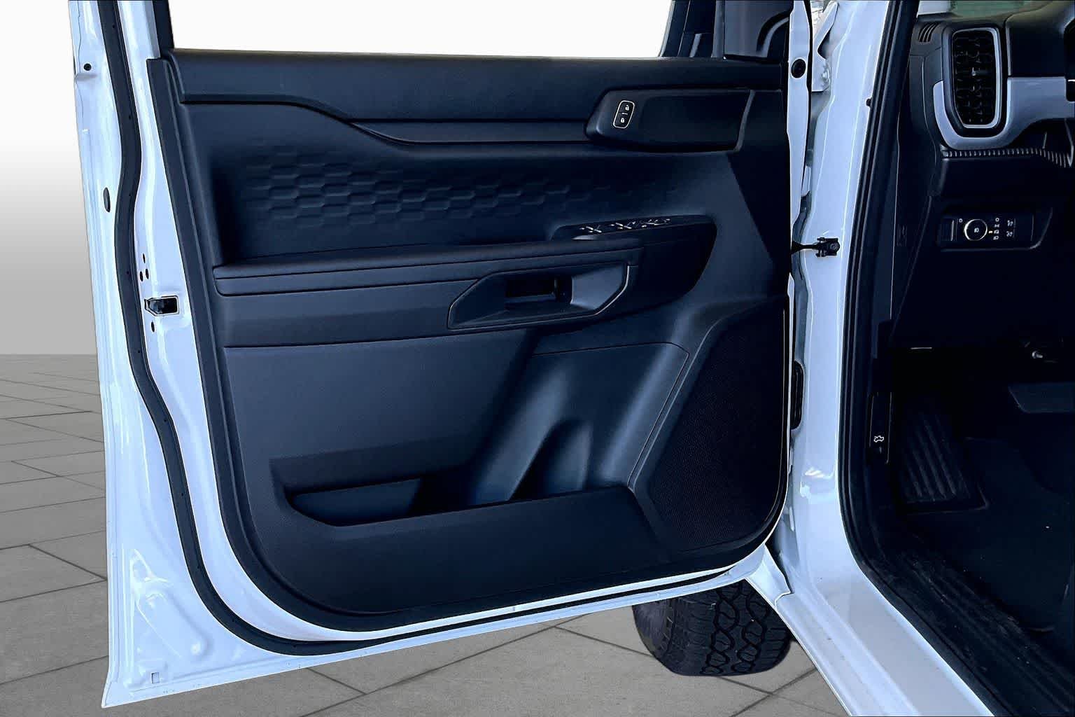 New 2026 Oxford White Ford XL image 10