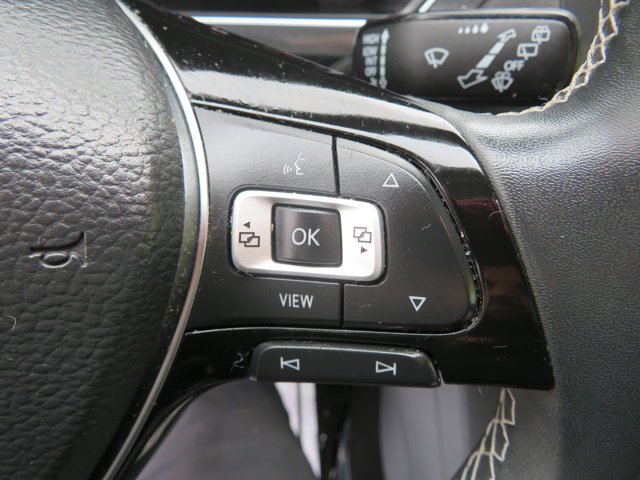 Used 2021 Pure White Volkswagen SEL image 31