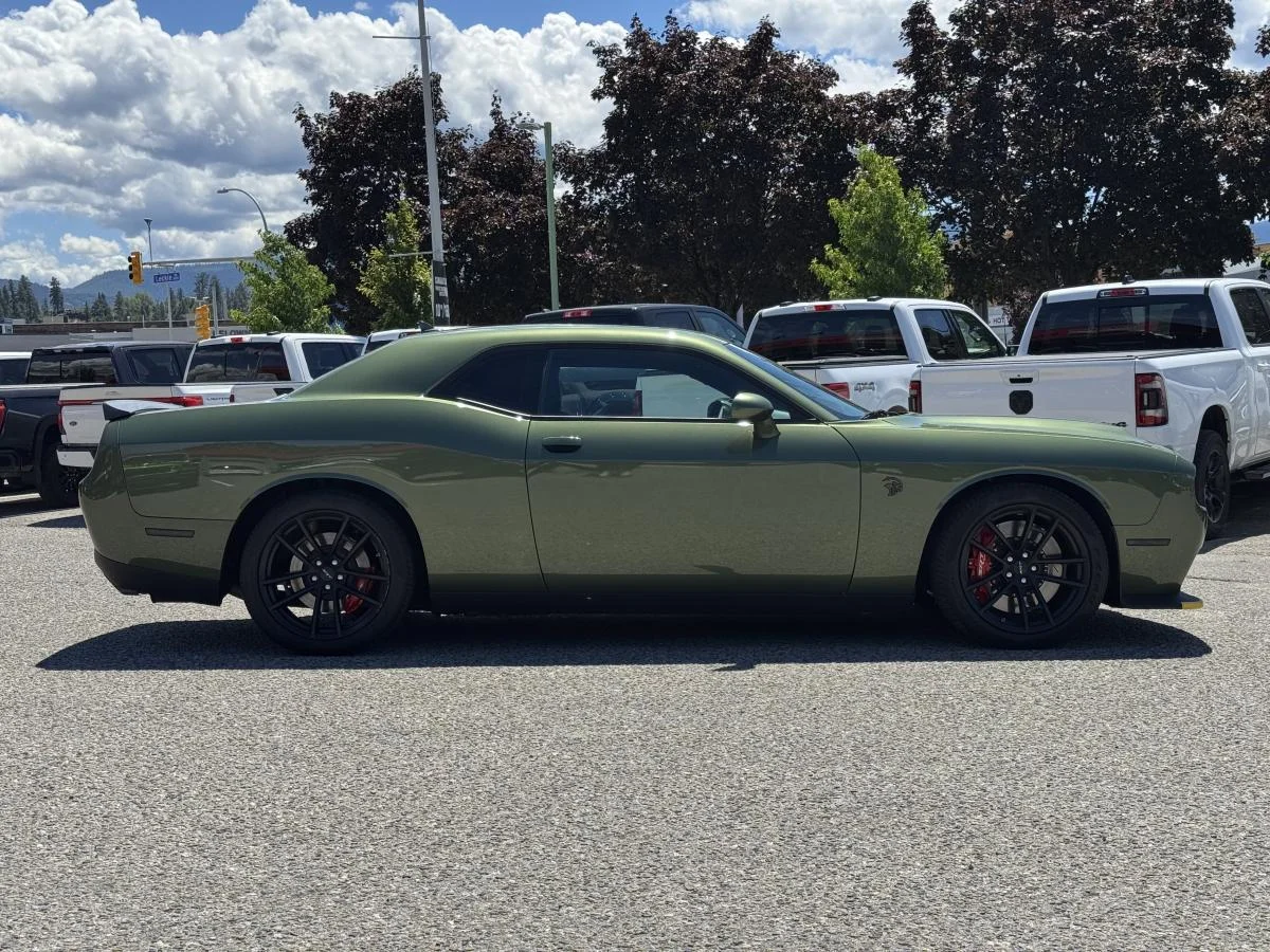 Used 2023 Green Dodge Srt Hellcat image 5
