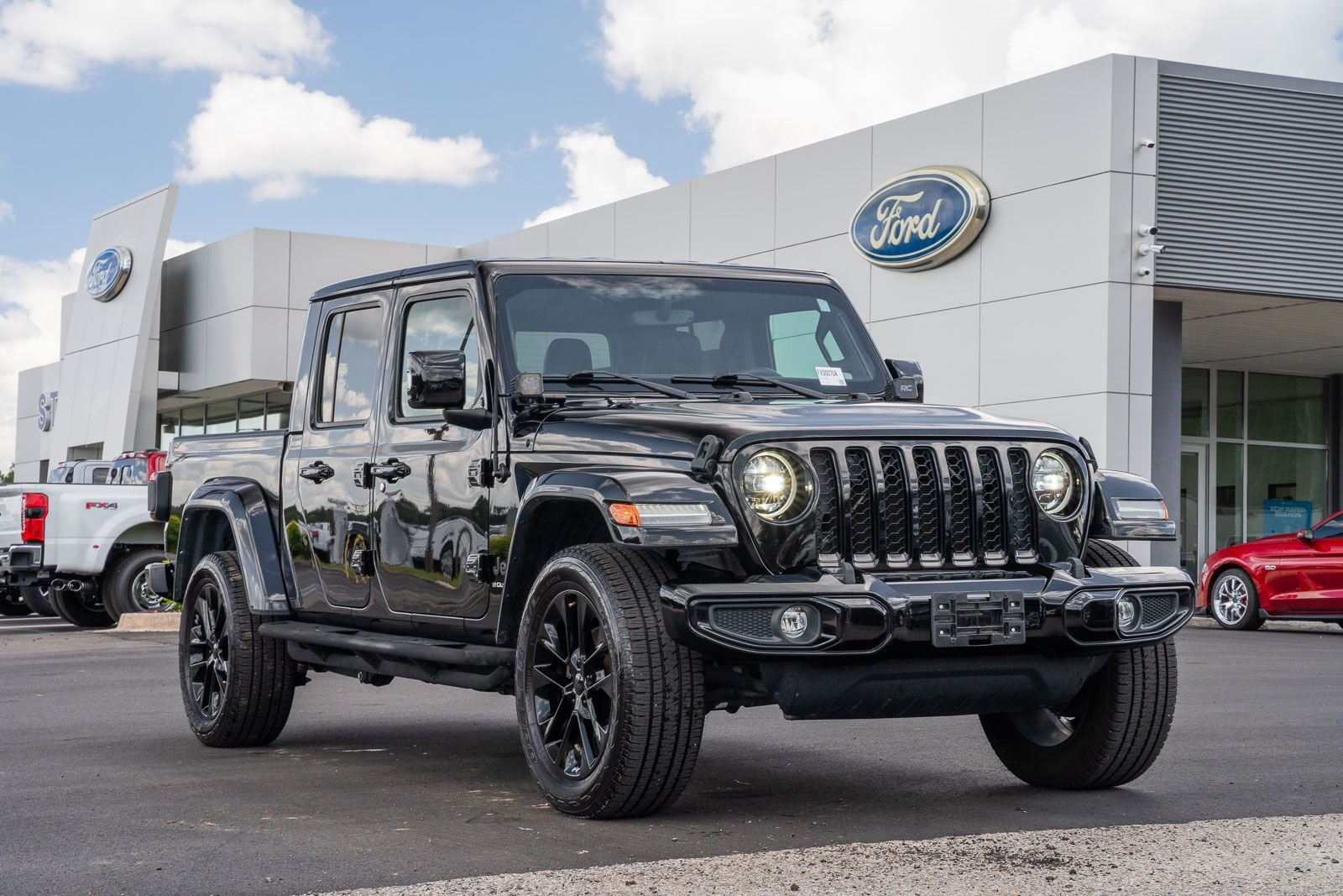 Used 2023 Black Jeep Overland image 1