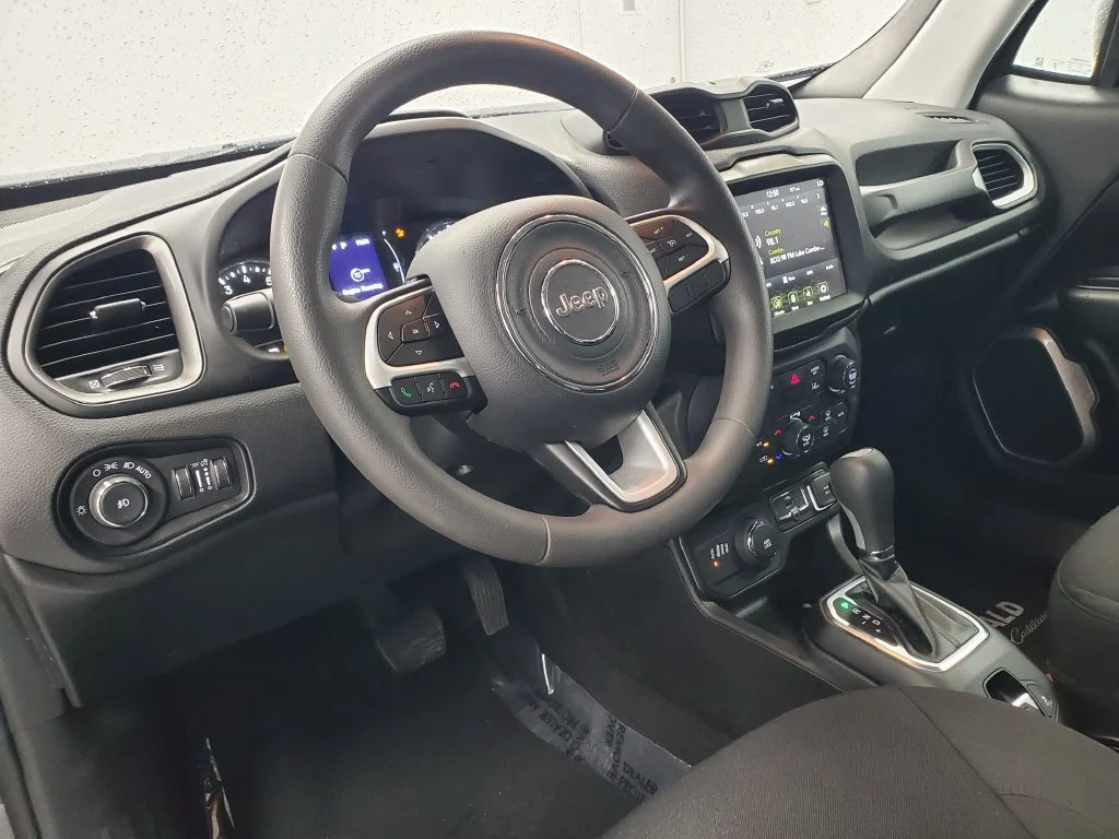 2023 Jeep Renegade Latitude - Photo 6