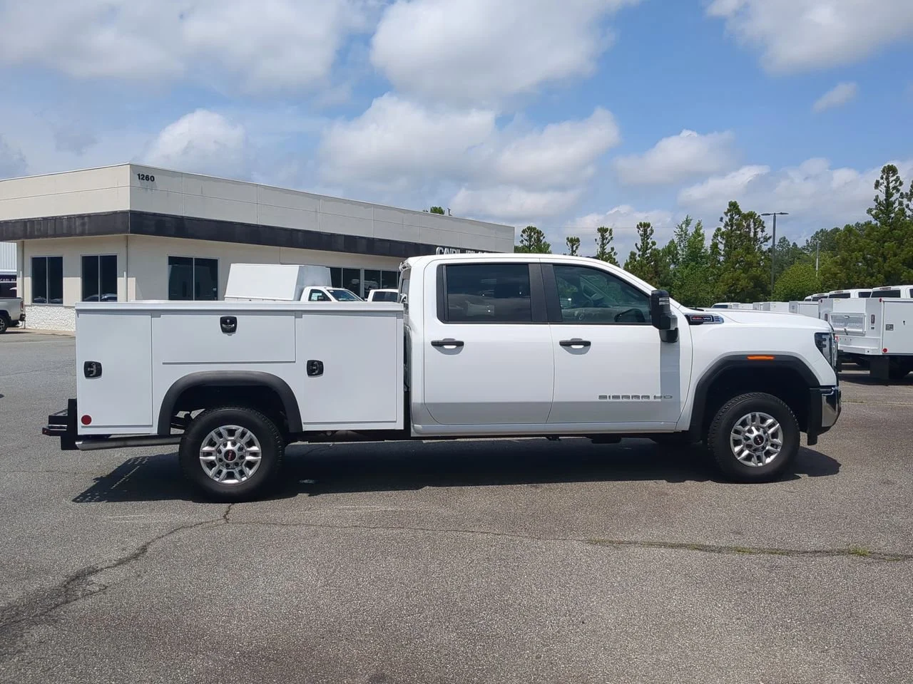 New 2026 Summit White GMC Pro image 9