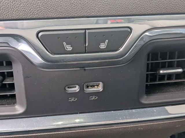 Used 2024 Summit White GMC Elevation image 14
