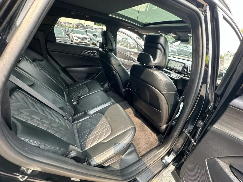 Used 2023 Black Kia X-Line image 29
