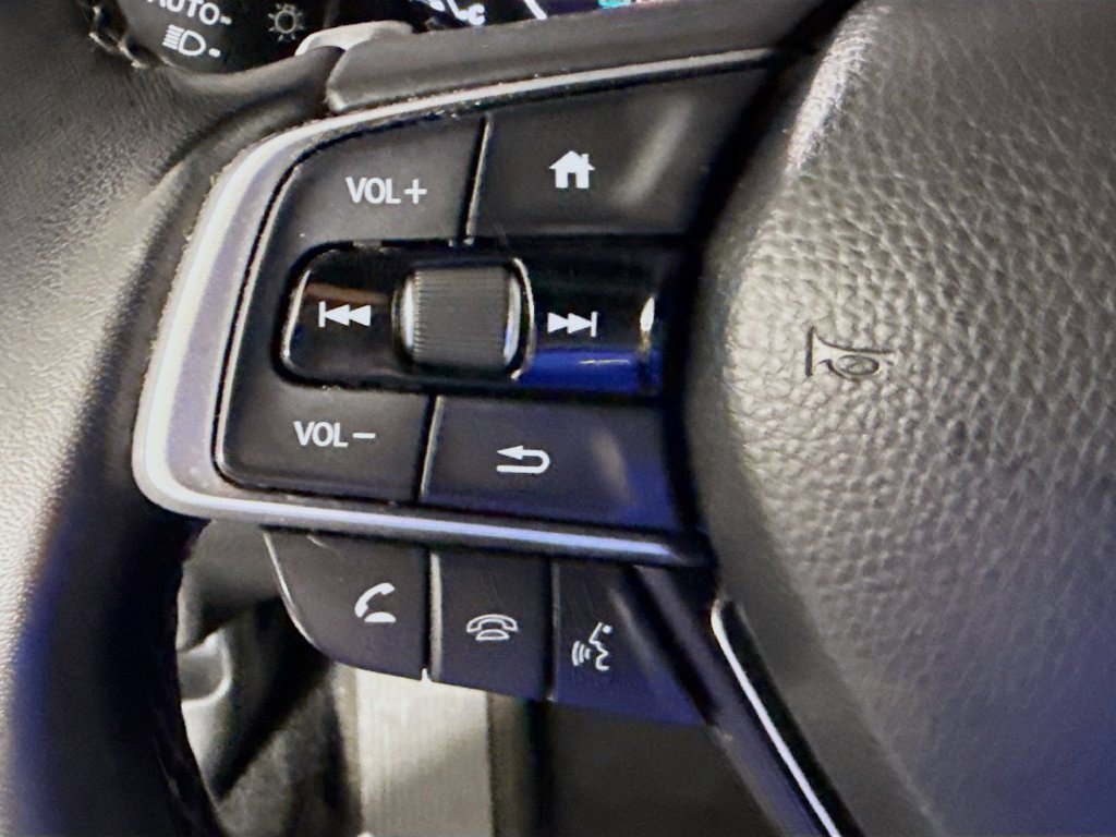 Used 2021 Crystal Black Pearl Honda Touring image 10