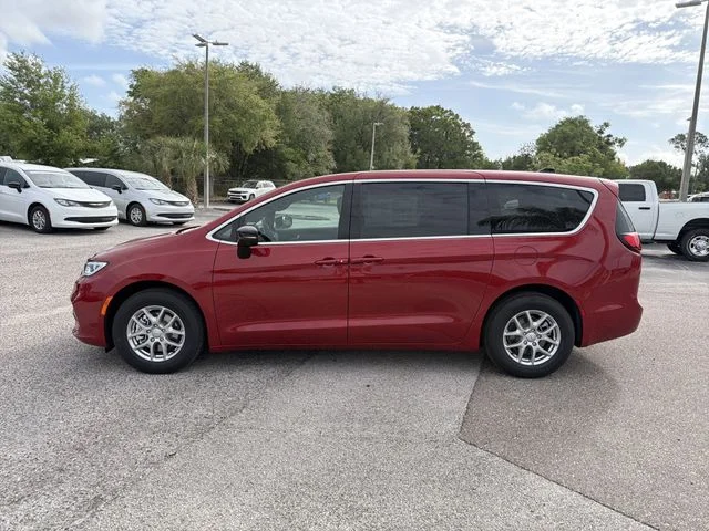 New 2026 Red Hot Pearl-Coat Exterior Paint Chrysler Select image 7