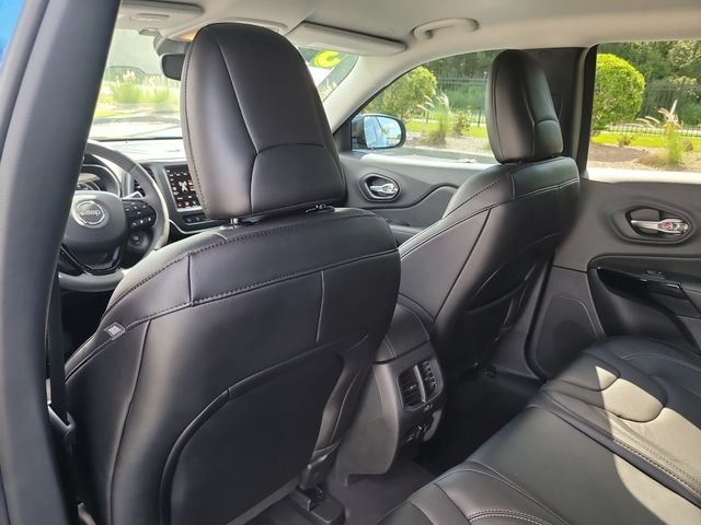 Used 2023 Blue Jeep Altitude image 11