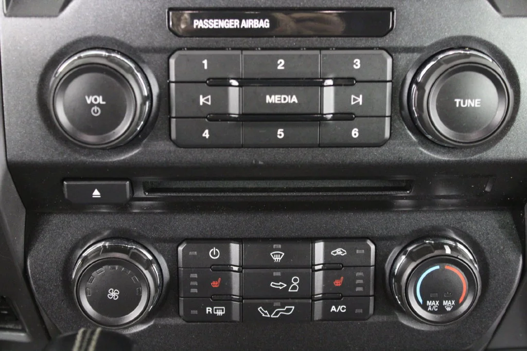 Used 2018 Gray Ford XL image 22