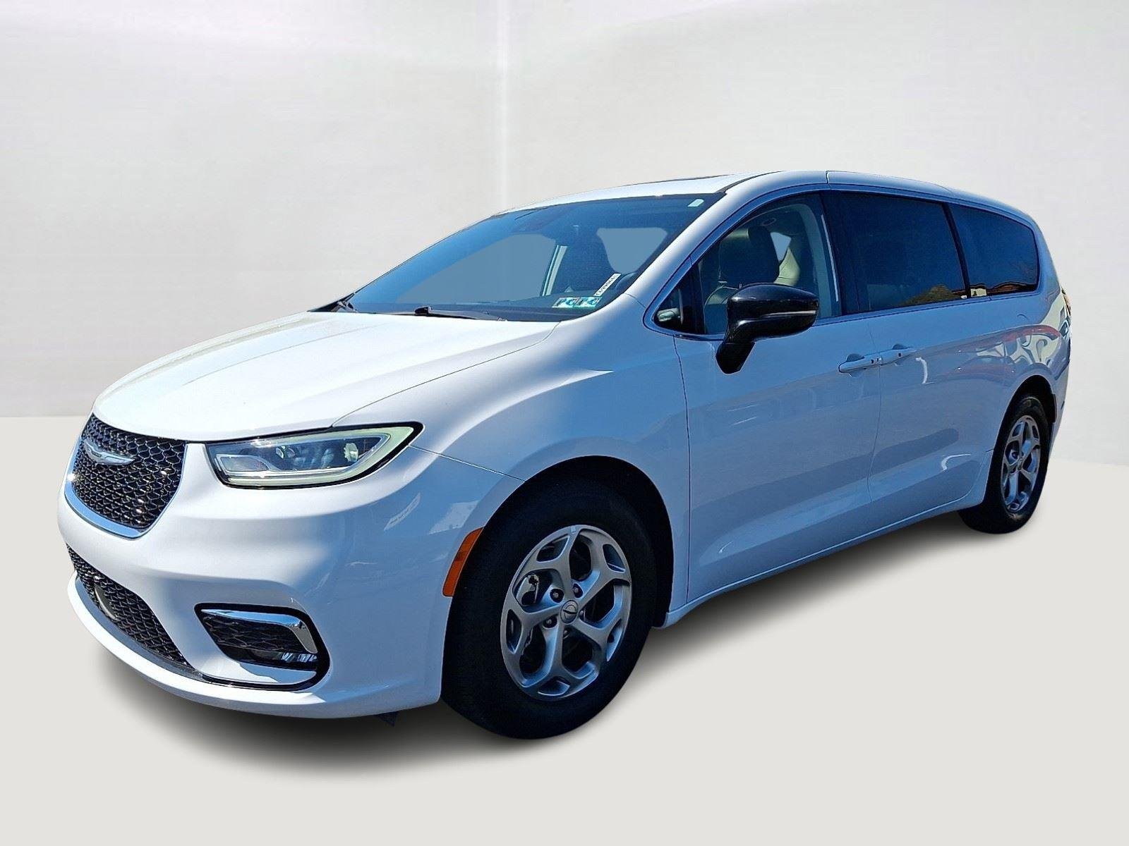 Certified Used 2024 Bright White Clearcoat Chrysler Limited image 3