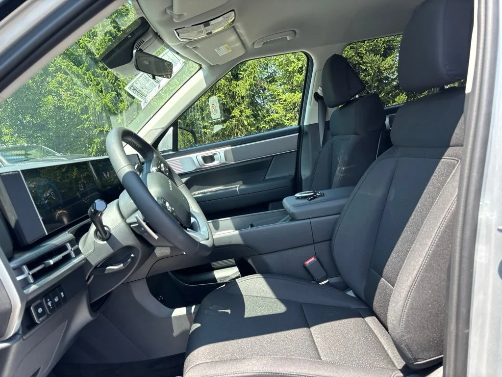 New 2026 Silver Hyundai SE image 10