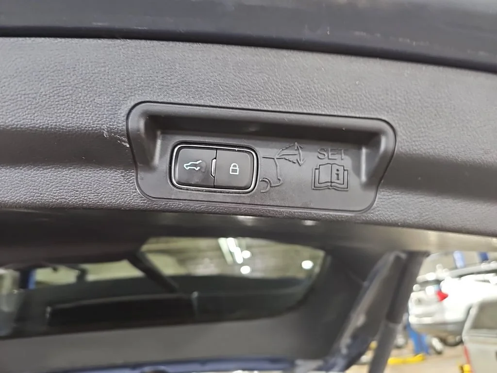 Used 2021 Blue Ford Limited image 18