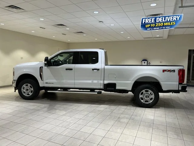 New 2026 White Ford XLT image 2