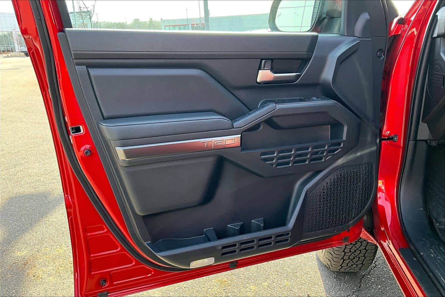 2025 Toyota Tacoma TRD Off Road - Photo 10