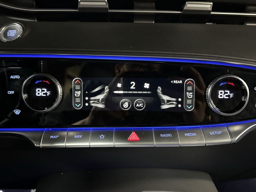 Used 2025 White Genesis 3.5T Sport image 19