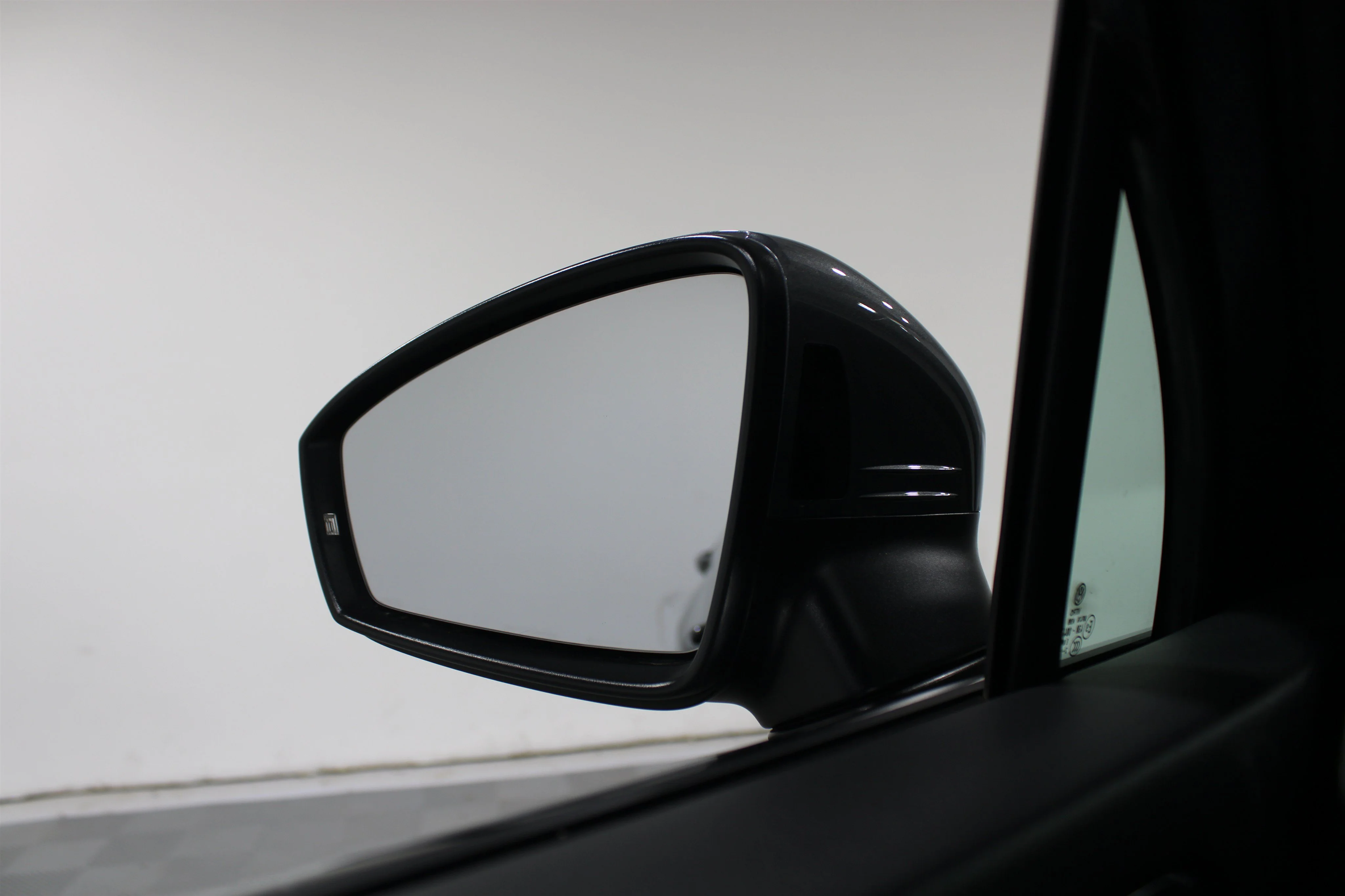 Used 2022 Gray Volkswagen SEL R-Line image 18