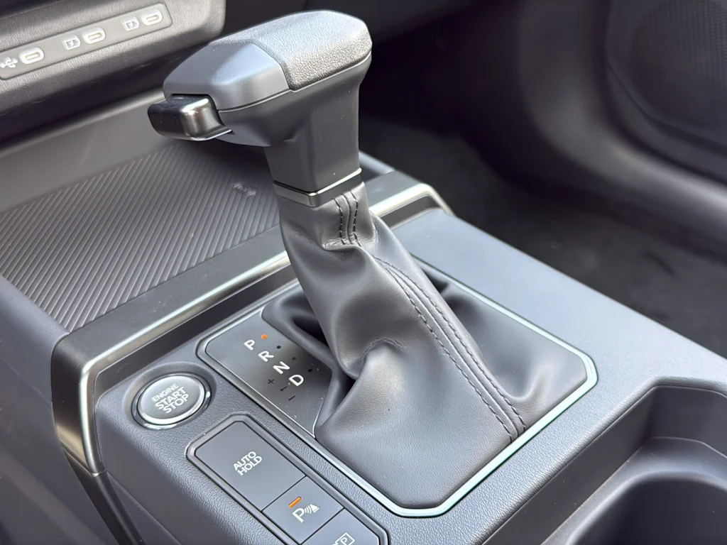 New 2027 Ivory Silver Kia LX image 21