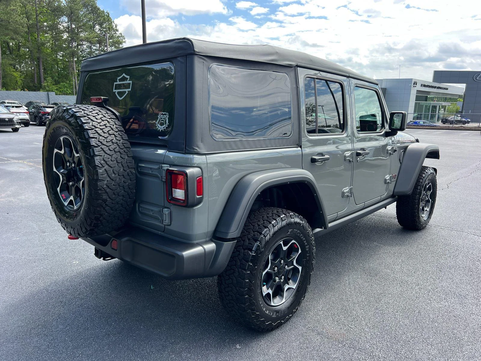Used 2023 Sting-Gray Clearcoat Jeep Rubicon image 6