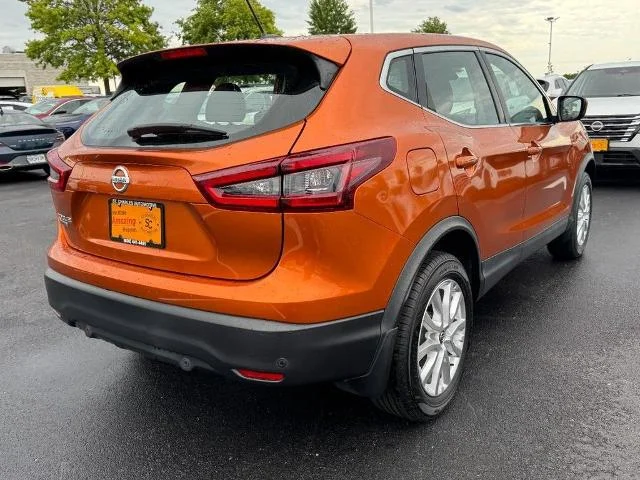 Certified Used 2021 Monarch Orange Nissan S image 3