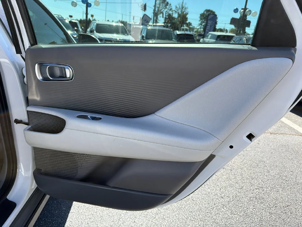 Used 2024 White Hyundai SEL image 16