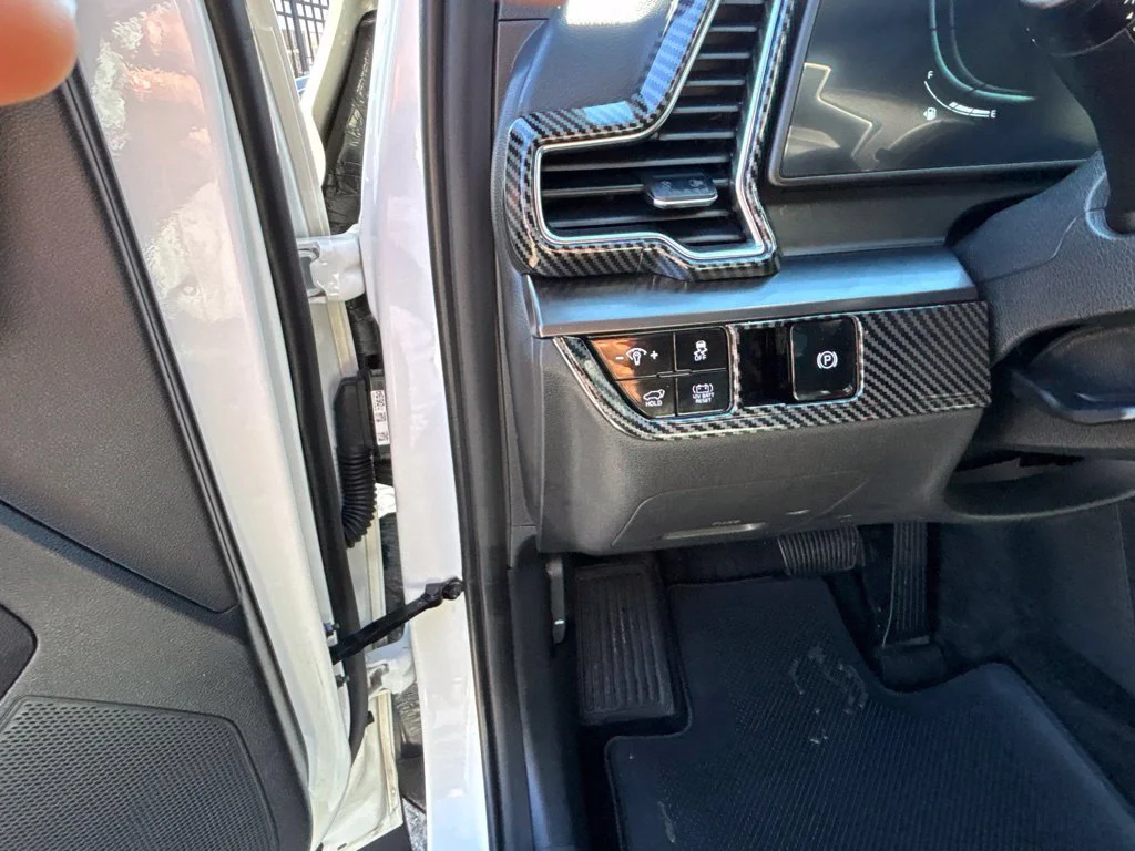 Used 2025 White Kia EX image 10