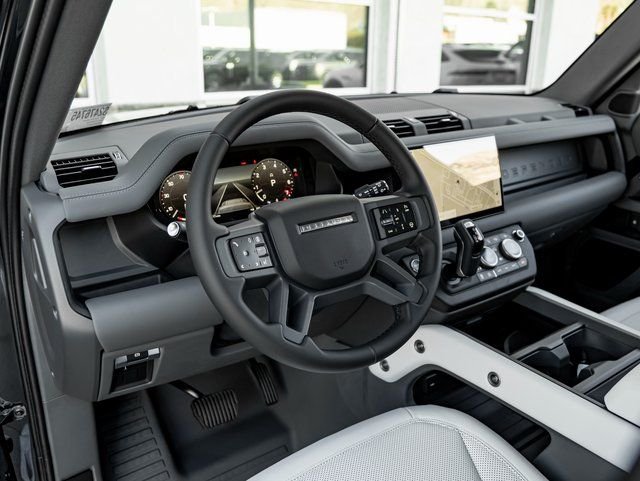 New 2025 Santorini Black Land Rover S image 16