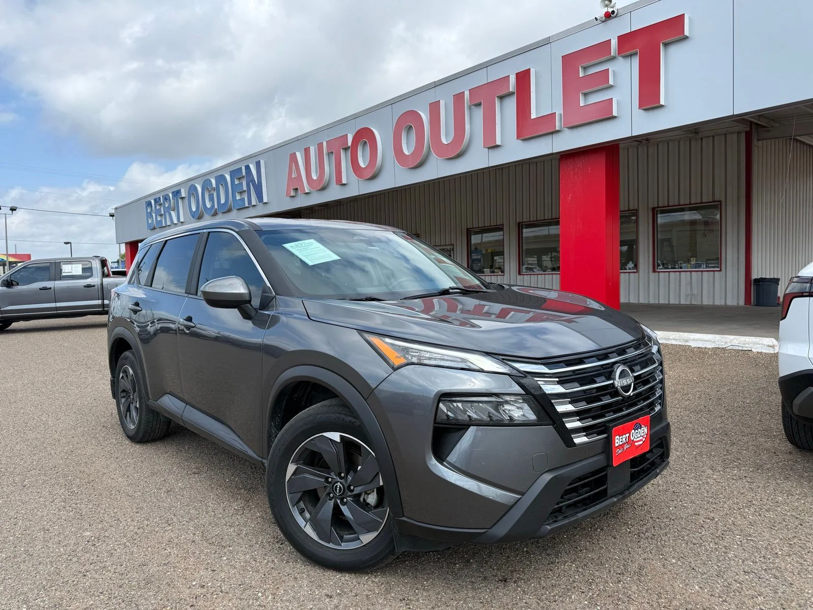 2024 Nissan Rogue SV FWD's photo