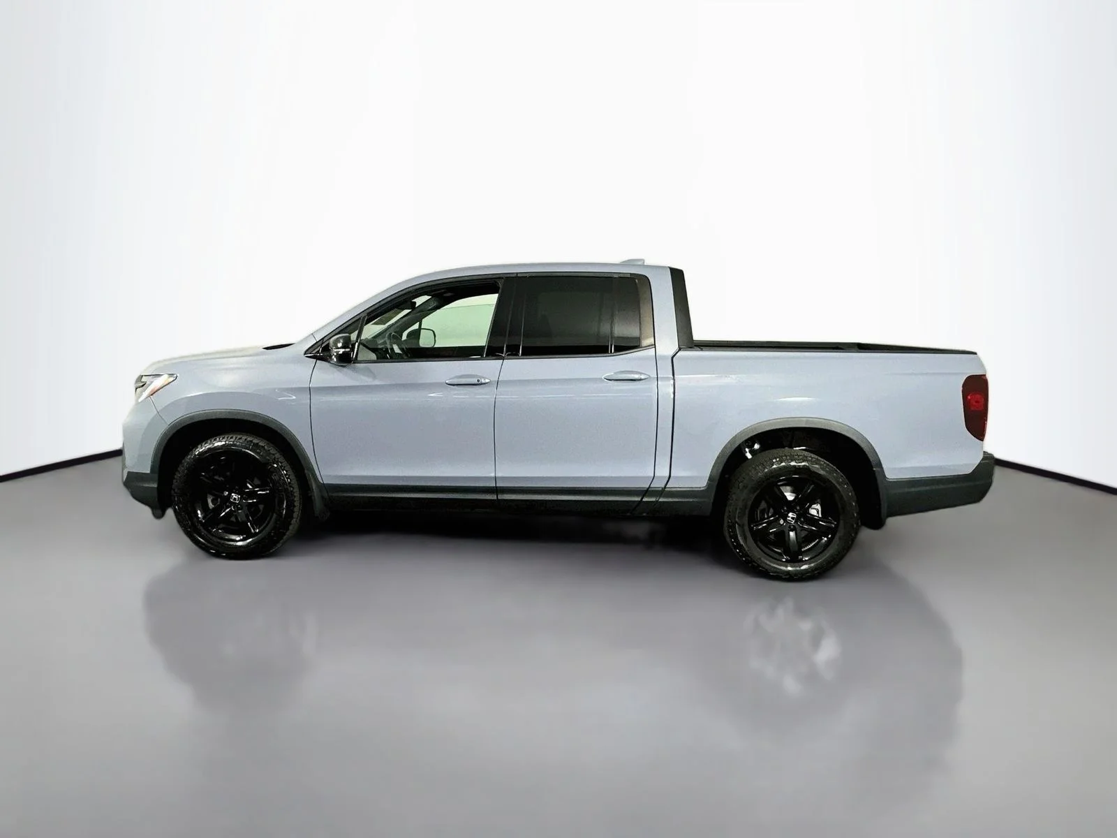 Used 2023 Sonic Gray Pearl Honda Black Edition image 4