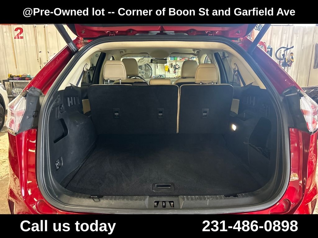Used 2020 Red Ford SEL image 24