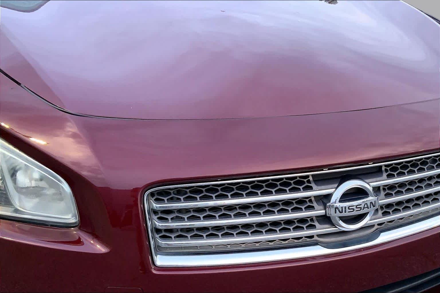 Used 2011 Tuscan Sun Metallic Nissan 3.5 S image 27