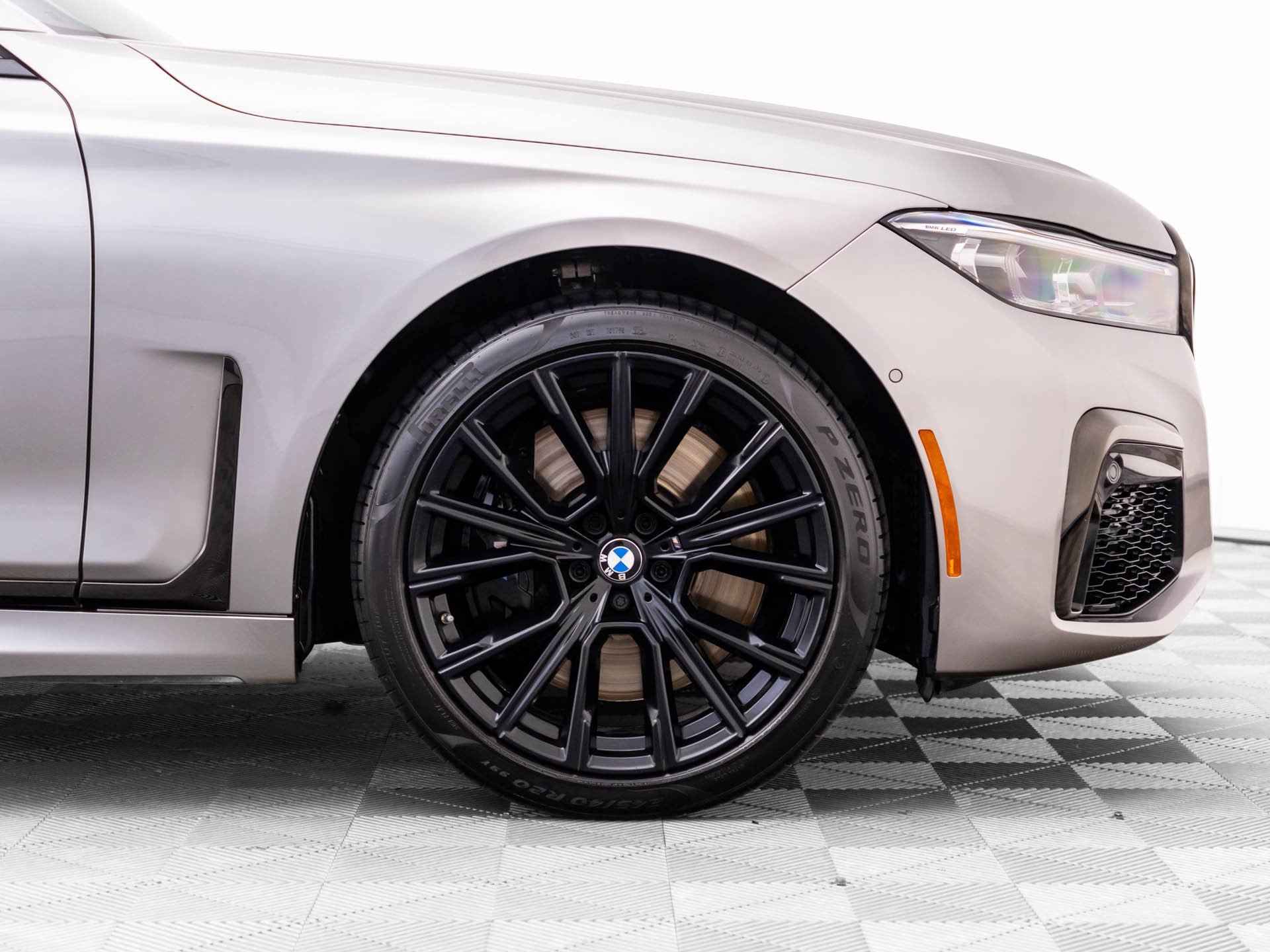 Used 2022 Donington Grey Metallic BMW 750i xDrive image 38