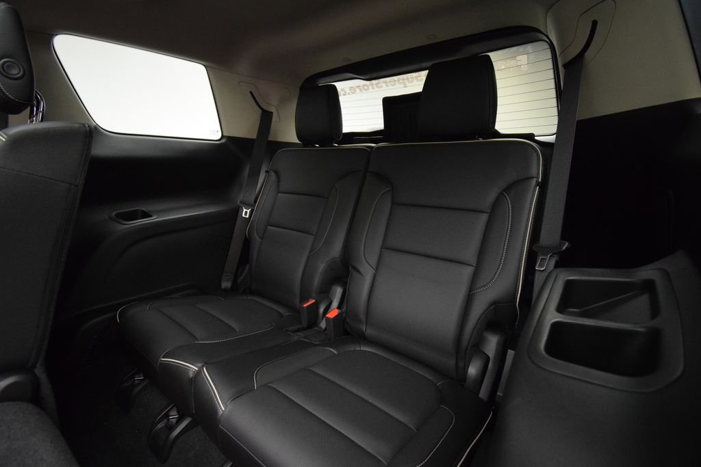 Used 2019 White Frost Tricoat GMC Denali image 21