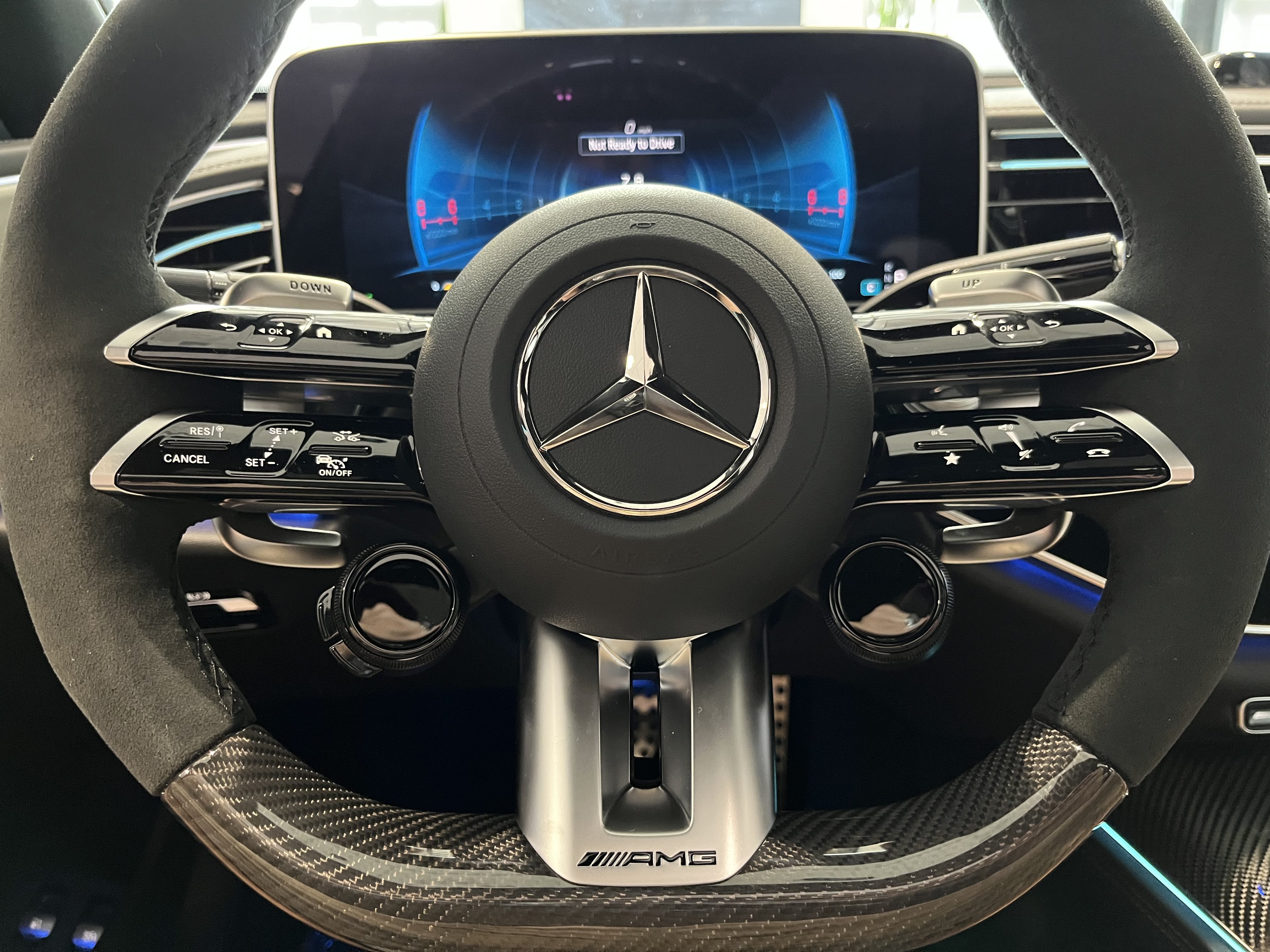 New 2026 MANUFAKTUR Moonlight White Magno Mercedes-Benz AMG® E 53 E image 24